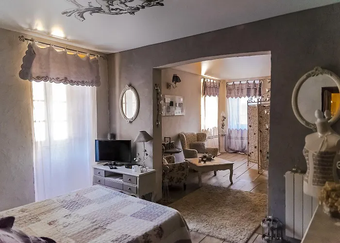 D'hotes La Marlotte Bed & Breakfast 4*