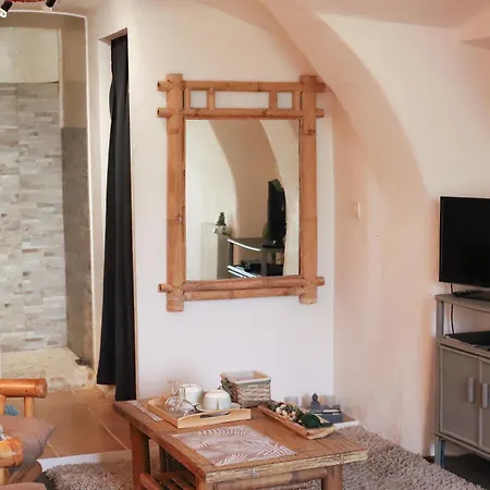 D'hotes La Marlotte Bed & Breakfast 4*