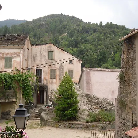 D'hotes La Marlotte Bed & Breakfast