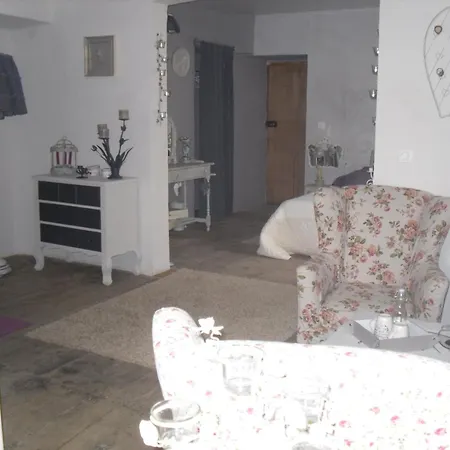 D'hotes La Marlotte Bed & Breakfast 4*