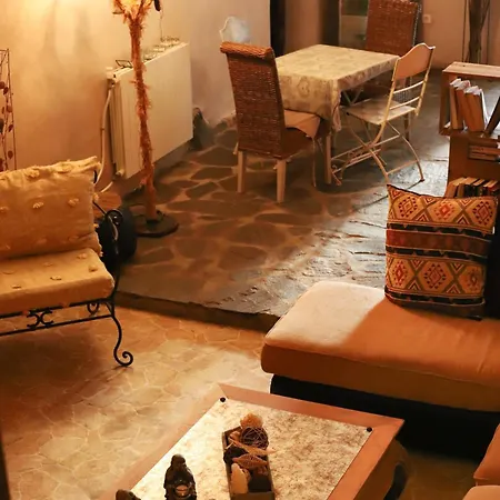 D'hotes La Marlotte Bed & Breakfast