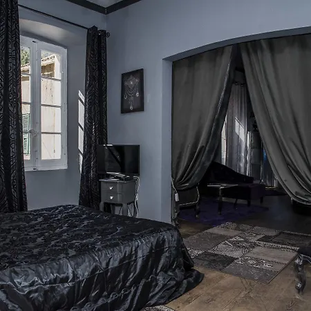 Oda ve Kahvaltı D'hotes La Marlotte 4*