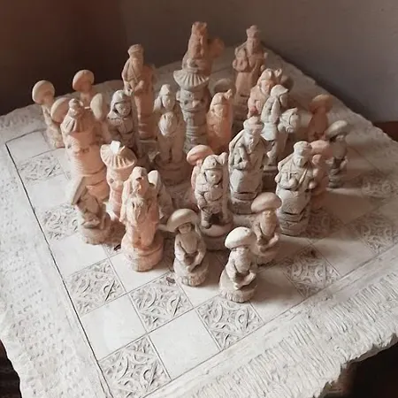 Oda ve Kahvaltı D'hotes La Marlotte